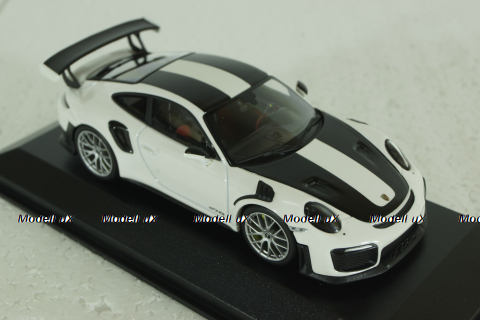 Porsche 911 (991 II) GT2 RS Weissach Package white with silver rims, 413067278, Minichamps 1:43