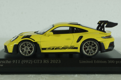 Porsche 911 (992) GT3 RS with Weissach-Paket, yellow with golden rims and black decor, 413062106,  Minichamps 1:43 