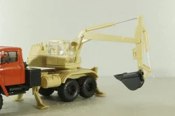Краз-260 ЭО-4421А Экскаватор, красный/бежевий, Н745, Наш Автопром 1:43