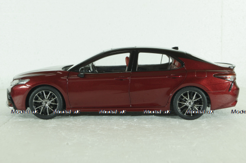 Toyota Camry Sport (XV70) 2021 8-generation, red, Paudi 1:18 Уценка!