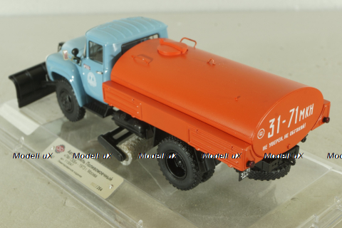 ПМ-130Б поливомоечная машина на шасси Зил-130, зимний вариант 1973, 113047, Dip Models 1:43