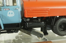 ПМ-130Б поливомоечная машина на шасси Зил-130, зимний вариант 1973, 113047, Dip Models 1:43