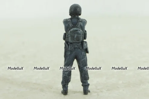 Фигурка Боец подразделение особого назначения КОРД с пистолетом, Vilen Model 1:43