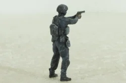 Фигурка Боец подразделение особого назначения КОРД с пистолетом, Vilen Model 1:43