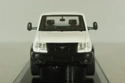 Уаз Патриот Карго белый, 231637, DiP Models 1:43