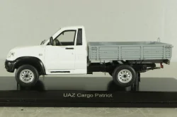 Уаз Патриот Карго белый, 231637, DiP Models 1:43