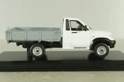 Уаз Патриот Карго белый, 231637, DiP Models 1:43