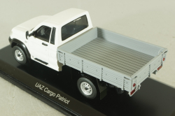 Уаз Патриот Карго белый, 231637, DiP Models 1:43