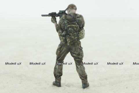 Фигурка Солдат СБУ с поднятой винтовкой, Vilen Model 1:43