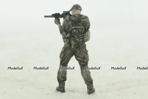 Фигурка Солдат СБУ с поднятой винтовкой, Vilen Model 1:43