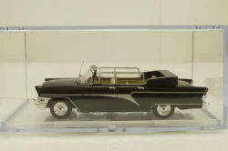 Газ-13 Чайка, кабриолет с поднятыми окнами, черный , Конверсия 1:43