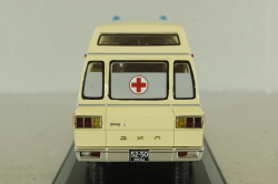 Зил-118КА Специализированная Скорая Помощь (с полным интерьером), 111903, DiP Models 1:43