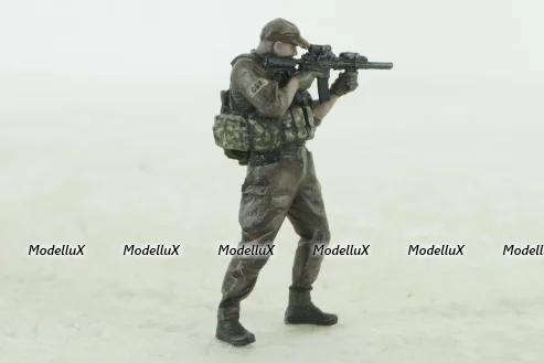 Фигурка Солдат СБУ с поднятой винтовкой, Vilen Model 1:43