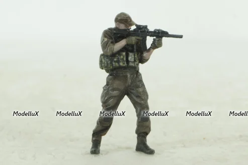 Фигурка Солдат СБУ с поднятой винтовкой, Vilen Model 1:43