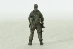 Фигурка Солдат СБУ с опущенной винтовкой, Vilen Model 1:43