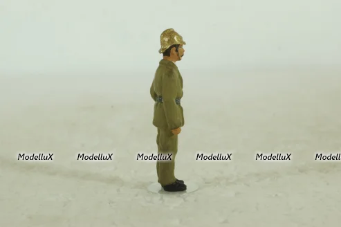 Фигурка Пожарный 30-40гг,  322a, BM-Toys 1:43