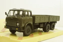 Маз-516,1969г, хакі, борт 3-мостовий, Н292, Наш Автопром 1:43