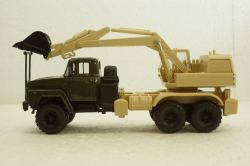 Краз-260 ЭО-4421А Экскаватор, хакі/бежевий, Н745, Наш Автопром 1:43