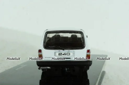 Volvo 240 GL 1988 White, CLC572, IXO 1:43