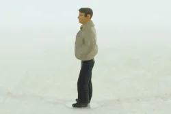 Фигурка Парень в куртке, 119а, BM-Toys 1:43