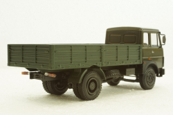 Маз-53371 бортовой 1987г, хаки Н208, Наш Автопром 1:43