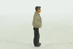 Фигурка Парень в куртке, 119а, BM-Toys 1:43