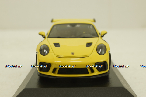 Porsche 911 (991 II) GT2 RS with silver rims 2018 yellow, 413067050, Minichamps 1:43