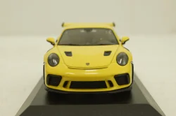Porsche 911 (991 II) GT2 RS with silver rims 2018 yellow, 413067050, Minichamps 1:43