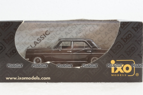 Mercedes 200/8 Strichachter, 1970 Black, CLC123, IXO 1:43