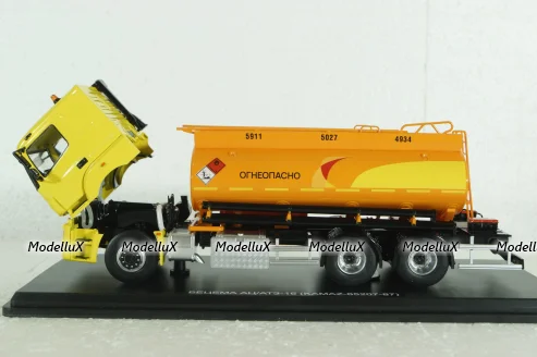 АЦ/АТЗ-16 (65207-87) топливозаправщик на шасси Камаз-65207-87, SSM1545, SSM 1:43
