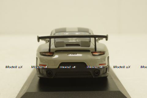 Porsche 911 (991/2) GT2 RS with gold rims 2018 lightgrey, 413 067288, Minichamps 1:43