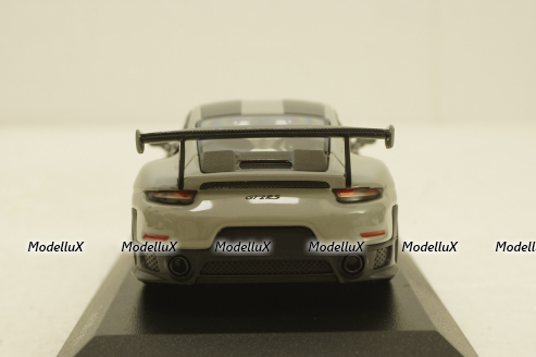 Porsche 911 (991/2) GT2 RS with gold rims 2018 lightgrey, 413 067288, Minichamps 1:43