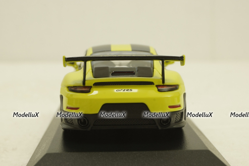 Porsche 911 (991/2) GT2 RS with silver rims 2018 lightgreen, 413067281, Minichamps 1:43