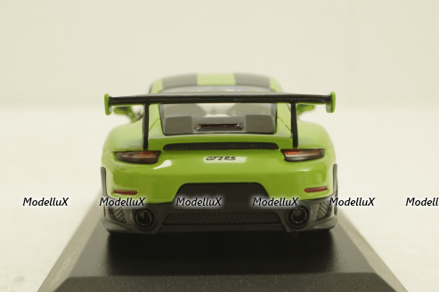 Porsche 911 (991 II) GT2 RS with gold rims 2018 green, 413067283, Minichamps 1:43