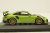 Porsche 911 (991 II) GT2 RS with gold rims 2018 green, 413067283, Minichamps 1:43