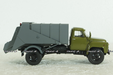 53М мусоровоз бункерного типа на шасси Газ-53 1967, хаки/серый, 103160, Автоистория 1:43