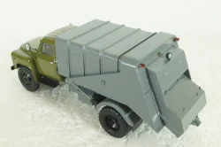 53М мусоровоз бункерного типа на шасси Газ-53 1967, хаки/серый, 103160, Автоистория 1:43