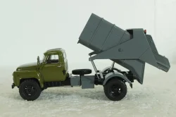 53М мусоровоз бункерного типа на шасси Газ-53 1967, хаки/серый, 103160, Автоистория 1:43