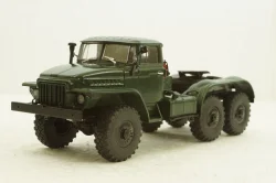 Урал-375С-К1 тягач, зелений, АвтоИстория 1:43