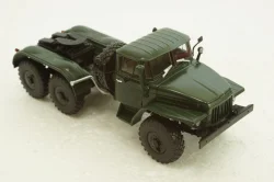 Урал-375С-К1 тягач, зелений, АвтоИстория 1:43