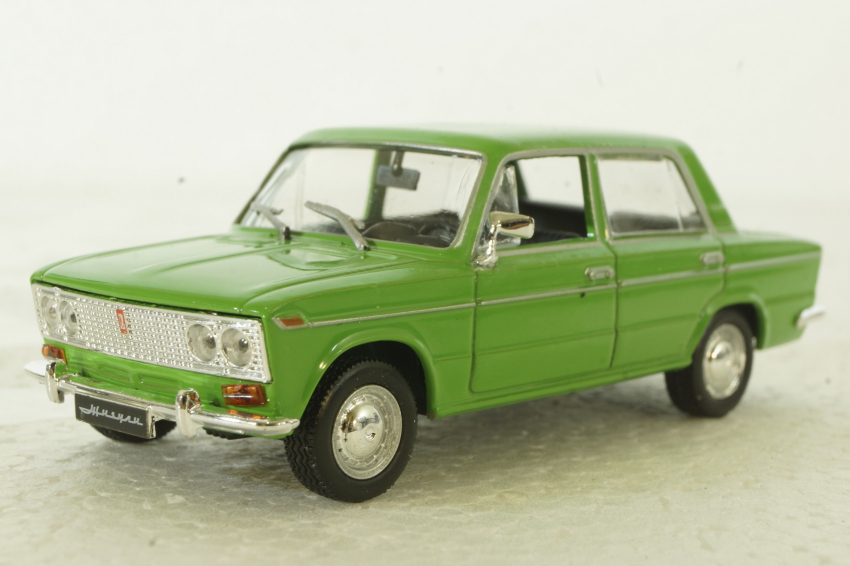Ваз-2103 Жигули 1974 Lada 1300, зеленая, Автолегенды СССР №7 1:43