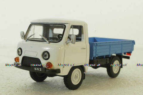 Уаз-452Д, бело/голубой, (Запечатанный) Автолегенды СССР №101, 1:43
