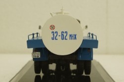 Зил-130, Автоцистерна «АЦПТ-4,1» Молоко, 1986 г., 113019, DiP Models 1:43 (Реплика)