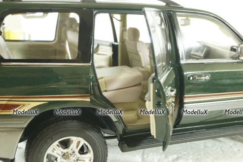 Toyota Land Cruiser 100, 2003 green, Paudi 1:18