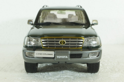 Toyota Land Cruiser 100, 2003 green, Paudi 1:18