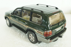 Toyota Land Cruiser 100, 2003 green, Paudi 1:18