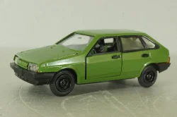 Ваз-2109 короткое крыло, зеленый, октябрь 92г., Тантал/Радон 1:43