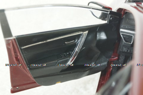 Toyota Corolla Hybrid E180, 2016 red Paudi 1:18