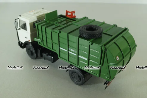 МКМ-35 (5337) мусоровоз МКМ-35, на шасси Маз-5337, Автоистория 1:43