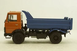 Маз-5551 самосвал 1988г оранжевый/синий, АвтоИстория 1:43